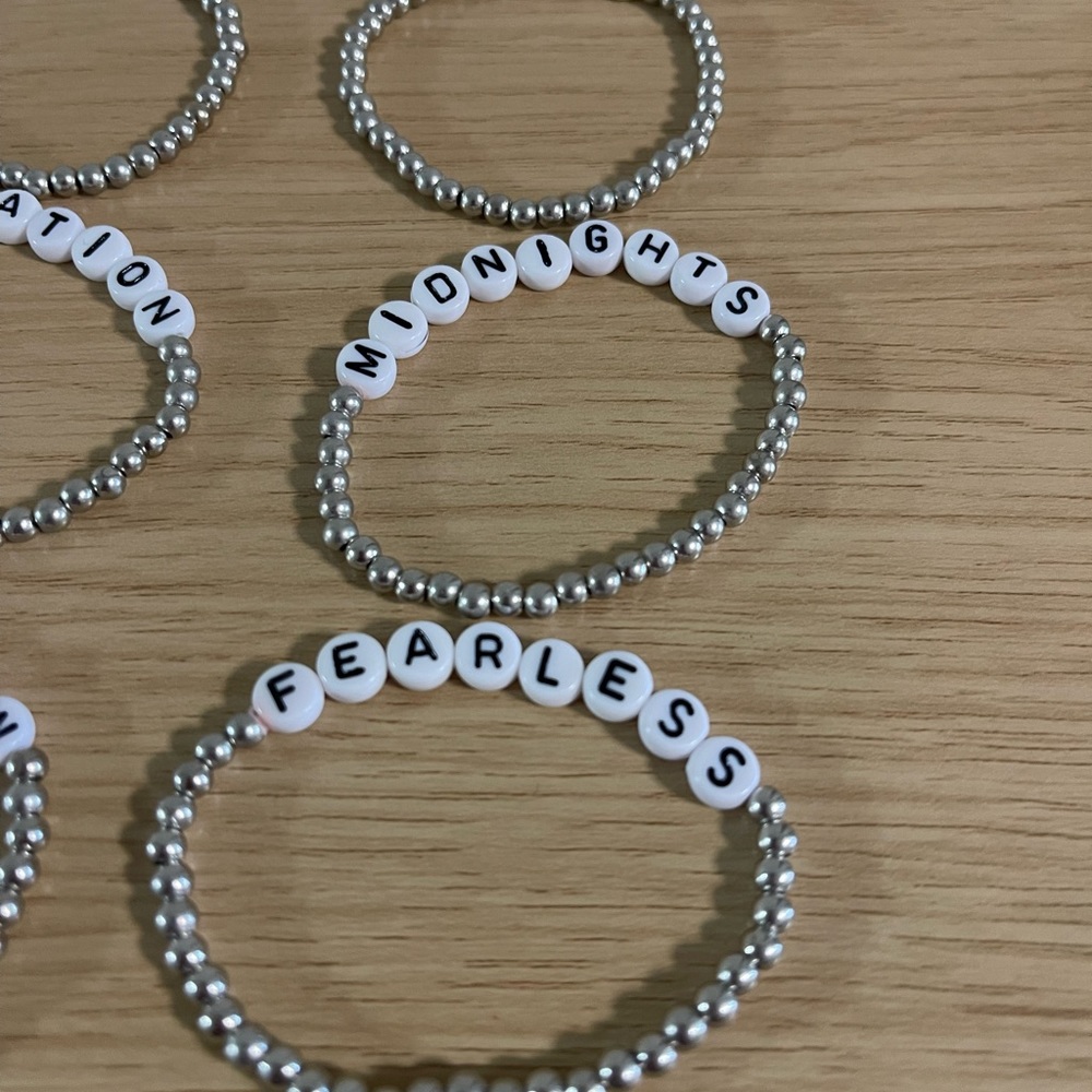 Taylor Swift Friendship Bracelet Pack - Picture 4 of 8